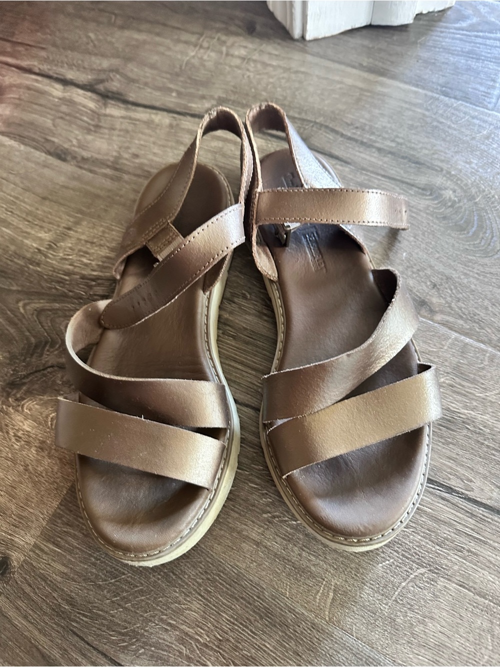 Timberland Women's Brown Leather Cross-Strap Slingback Sandals